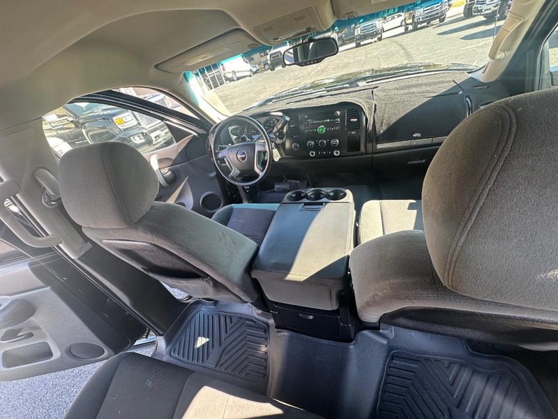 GMC Sierra 1500 Vehicle Full-screen Gallery Image 23