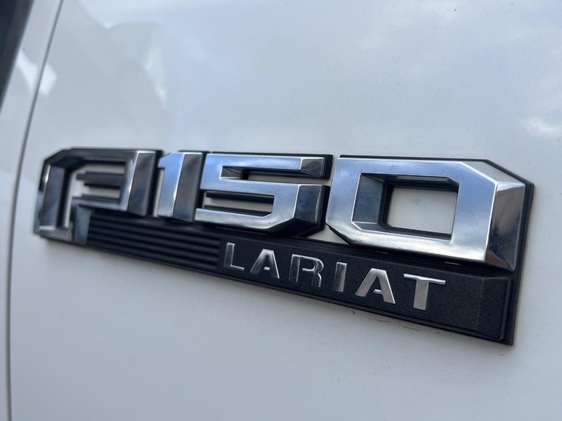 Ford F-150 Vehicle Full-screen Gallery Image 14