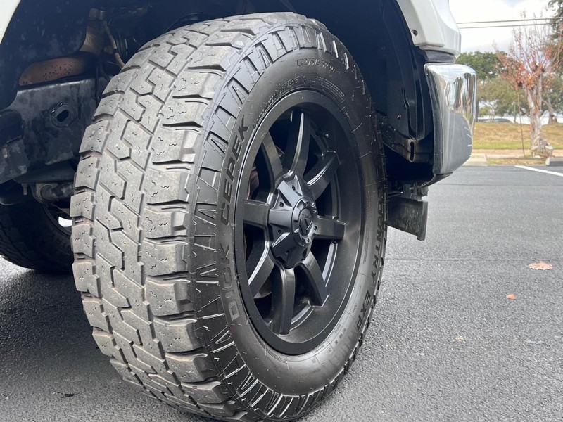 Ford F-150 Vehicle Full-screen Gallery Image 18