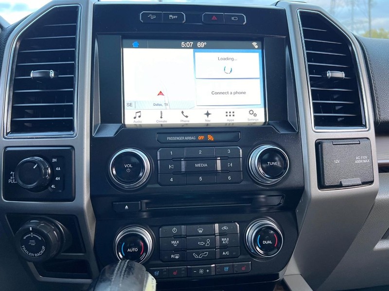 Ford F-150 Vehicle Full-screen Gallery Image 25