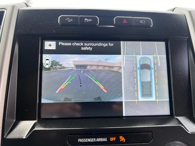 Ford F-150 Vehicle Full-screen Gallery Image 28