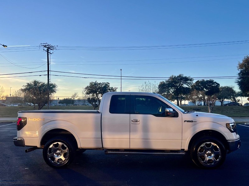 Ford F-150 Vehicle Full-screen Gallery Image 08