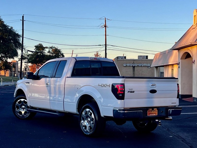 Ford F-150 Vehicle Full-screen Gallery Image 14