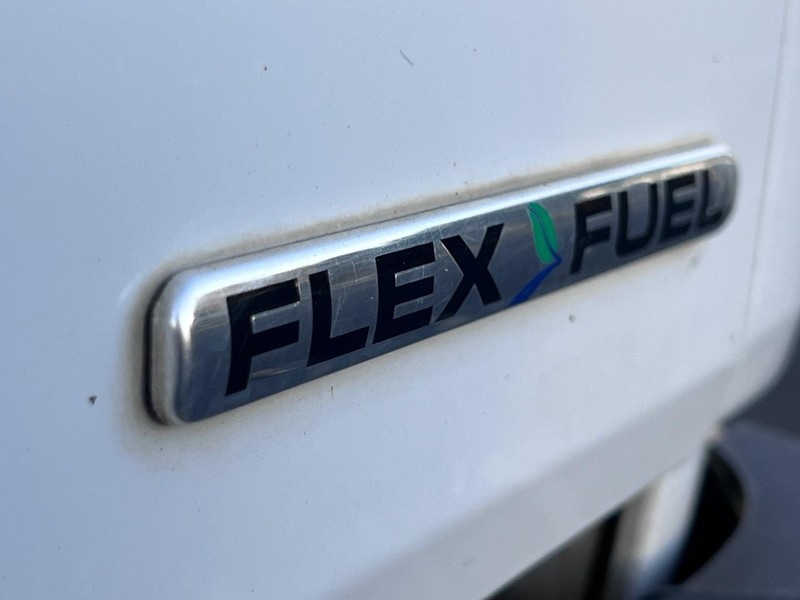 Ford F-150 Vehicle Full-screen Gallery Image 19