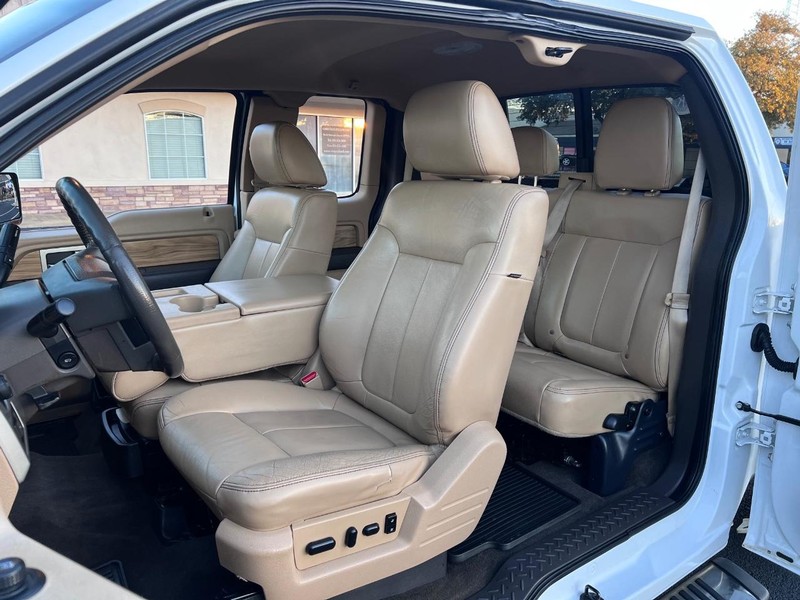 Ford F-150 Vehicle Full-screen Gallery Image 22