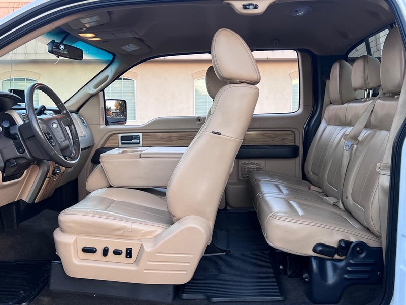 Ford F-150 Vehicle Full-screen Gallery Image 26