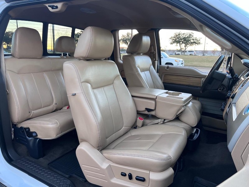 Ford F-150 Vehicle Full-screen Gallery Image 27