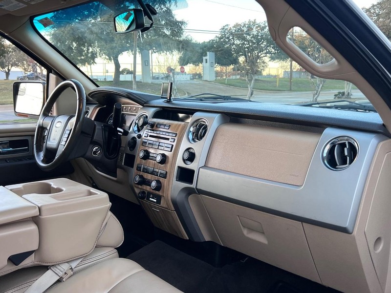 Ford F-150 Vehicle Full-screen Gallery Image 28