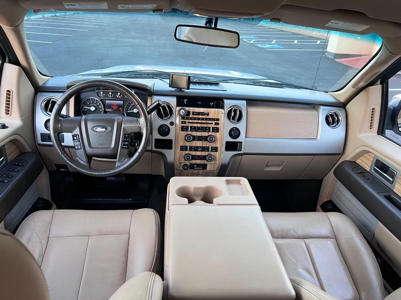 Ford F-150 Vehicle Full-screen Gallery Image 32