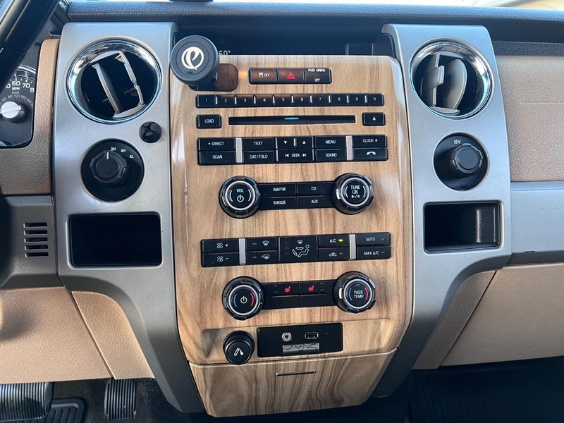 Ford F-150 Vehicle Full-screen Gallery Image 35