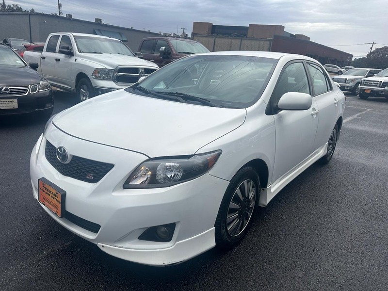 Toyota Corolla Vehicle Full-screen Gallery Image 2