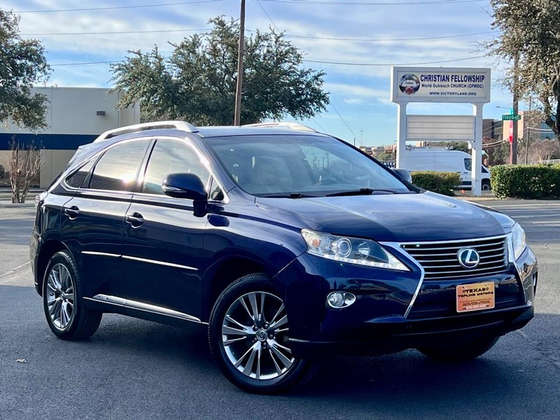 Lexus RX 450h Vehicle Full-screen Gallery Image 4