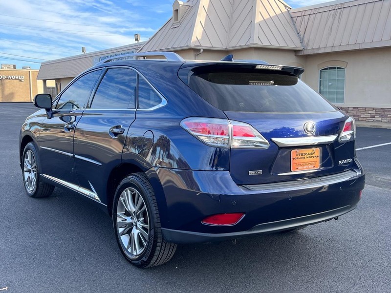 Lexus RX 450h Vehicle Full-screen Gallery Image 10