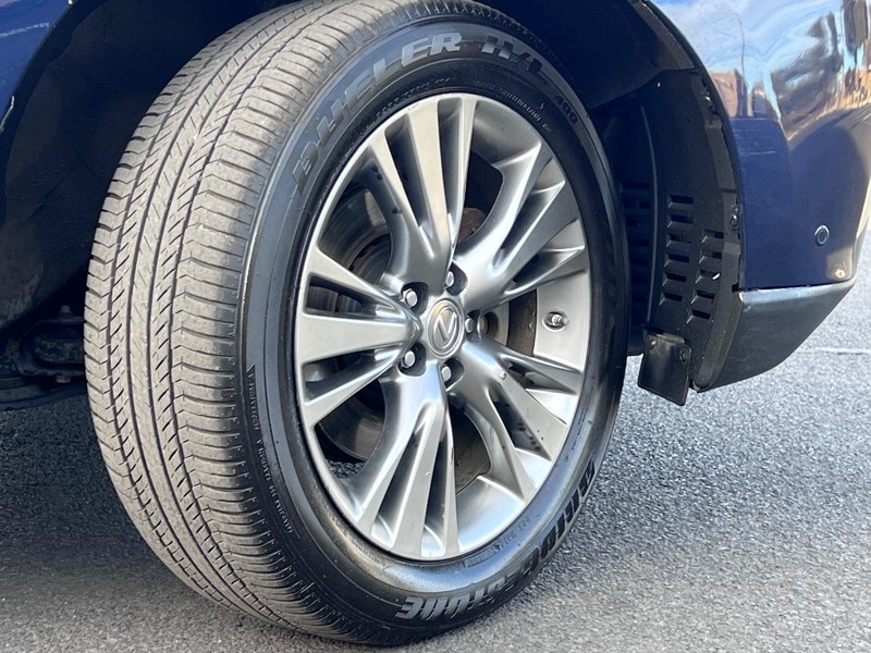 Lexus RX 450h Vehicle Full-screen Gallery Image 14