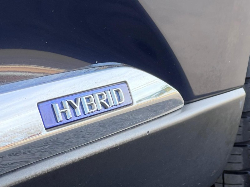 Lexus RX 450h Vehicle Full-screen Gallery Image 18