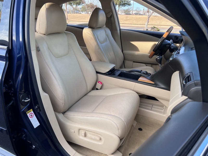 Lexus RX 450h Vehicle Full-screen Gallery Image 29