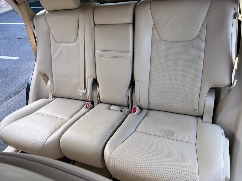 Lexus RX 450h Vehicle Full-screen Gallery Image 30