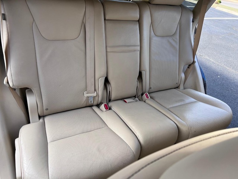 Lexus RX 450h Vehicle Full-screen Gallery Image 31