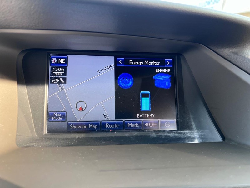 Lexus RX 450h Vehicle Full-screen Gallery Image 33