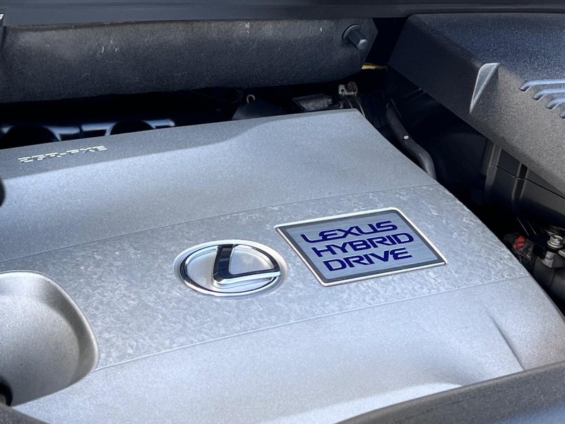 Lexus RX 450h Vehicle Full-screen Gallery Image 36