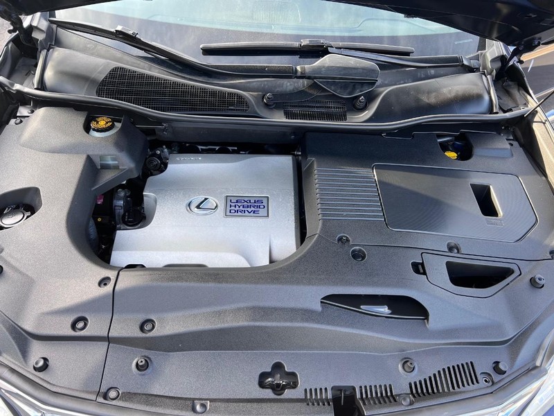Lexus RX 450h Vehicle Full-screen Gallery Image 37