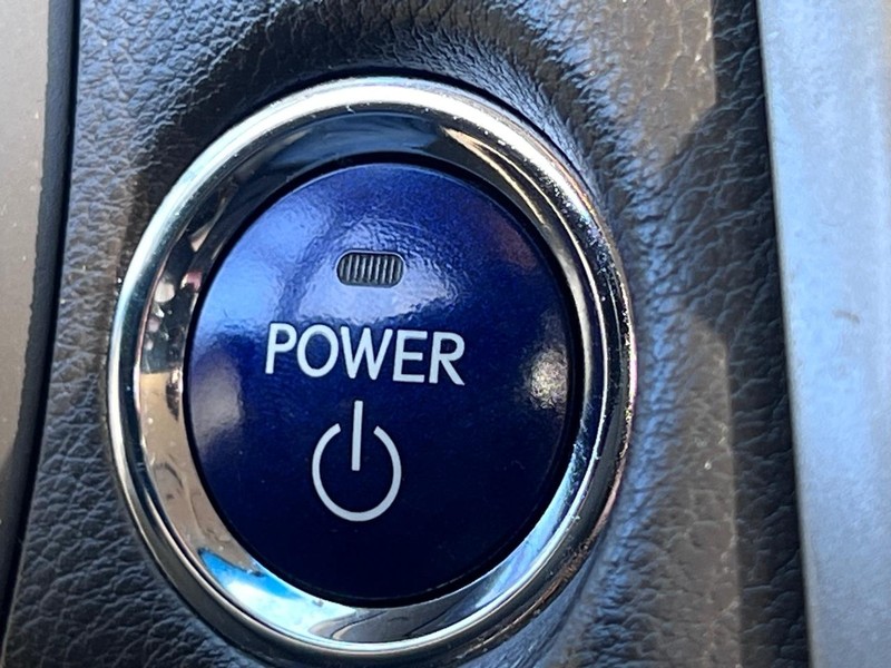 Lexus RX 450h Vehicle Full-screen Gallery Image 38