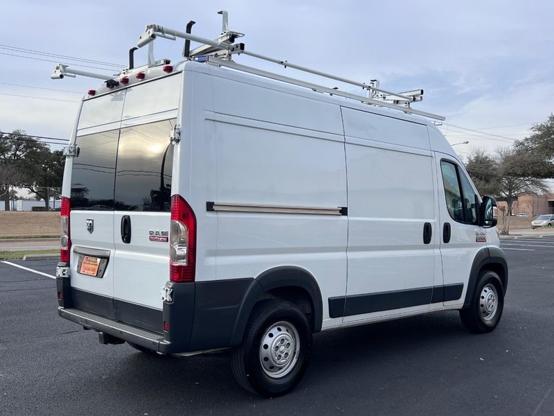 Ram ProMaster Cargo Van Vehicle Full-screen Gallery Image 03