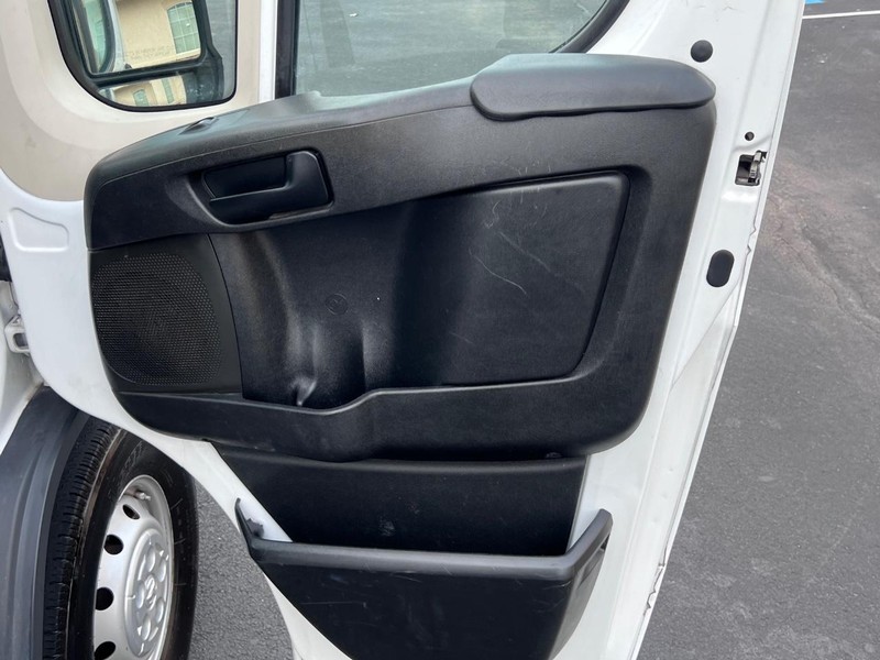 Ram ProMaster Cargo Van Vehicle Full-screen Gallery Image 25