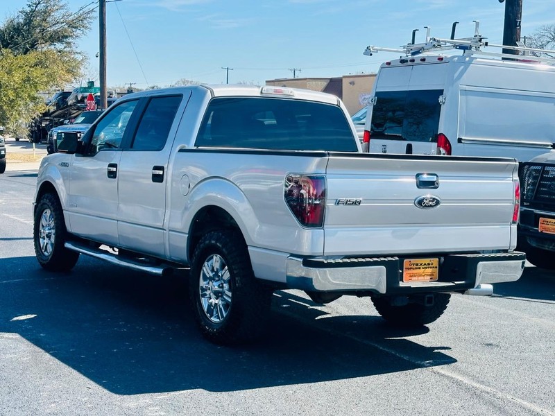 Ford F-150 Vehicle Full-screen Gallery Image 11