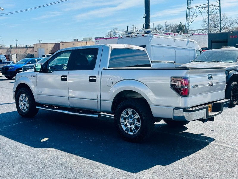 Ford F-150 Vehicle Full-screen Gallery Image 12