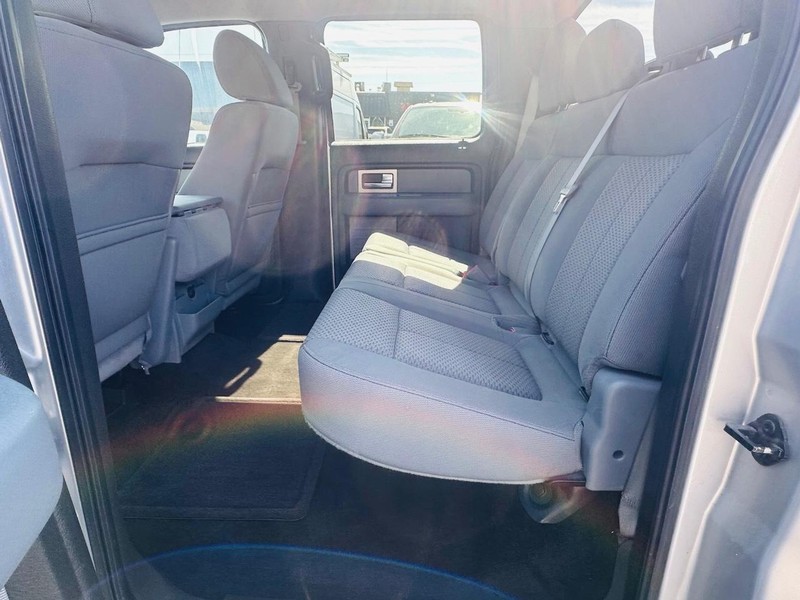 Ford F-150 Vehicle Full-screen Gallery Image 16