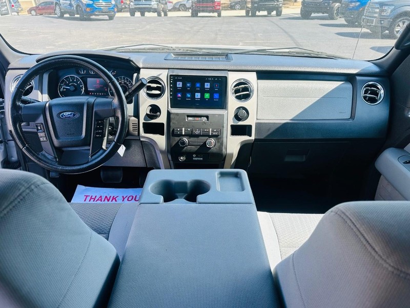 Ford F-150 Vehicle Full-screen Gallery Image 17