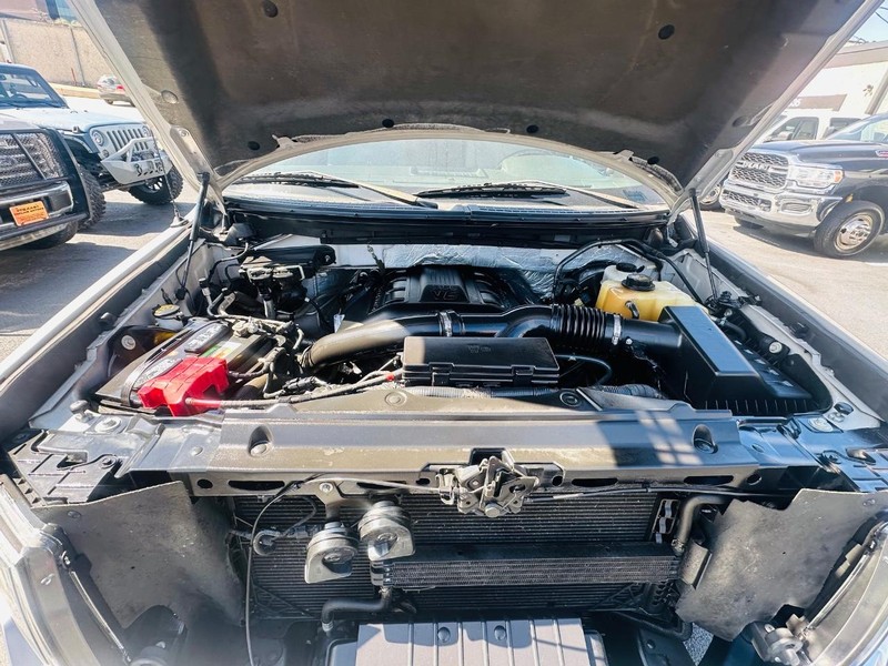 Ford F-150 Vehicle Full-screen Gallery Image 25