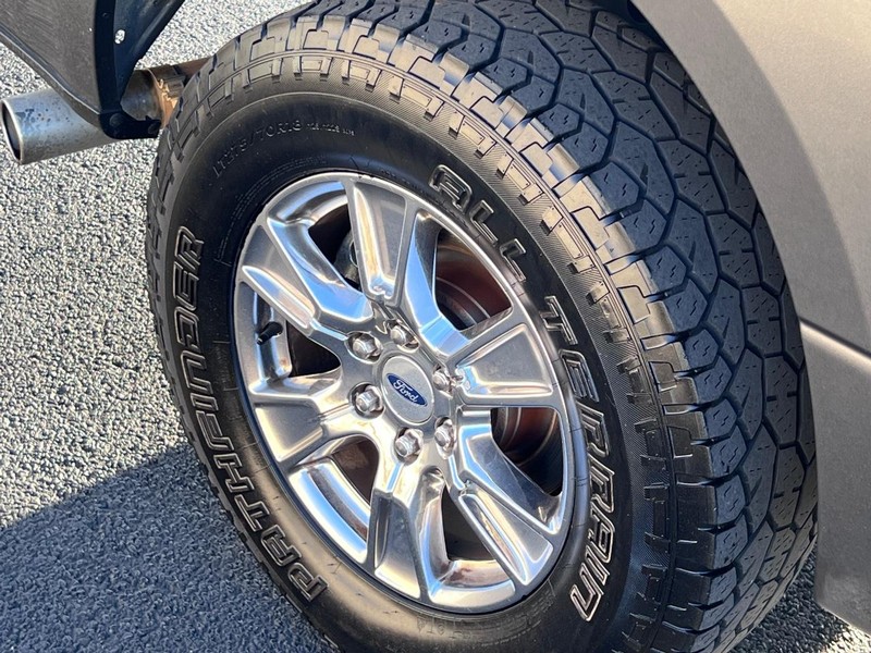 Ford F-150 Vehicle Full-screen Gallery Image 20