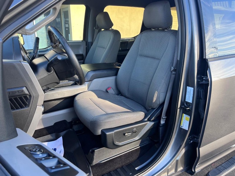 Ford F-150 Vehicle Full-screen Gallery Image 28