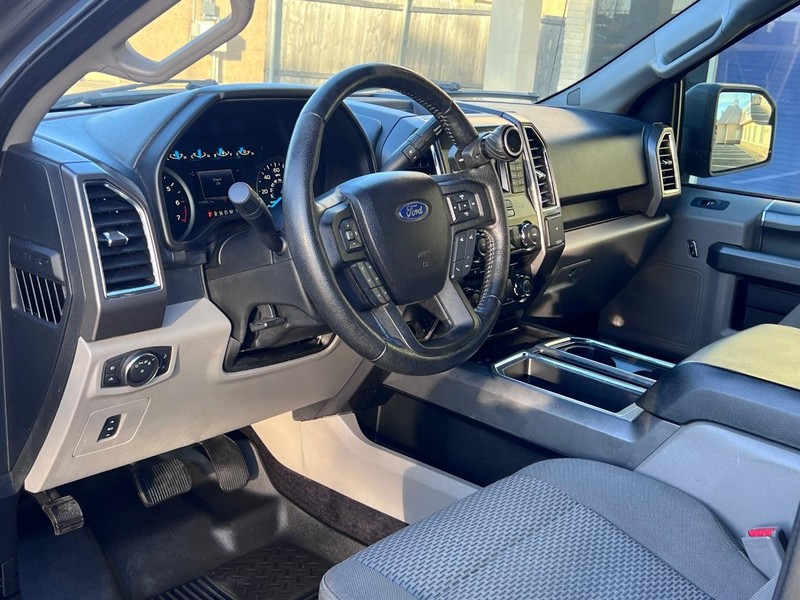 Ford F-150 Vehicle Full-screen Gallery Image 29