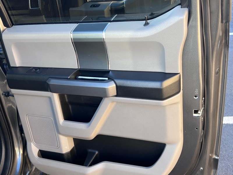 Ford F-150 Vehicle Full-screen Gallery Image 33