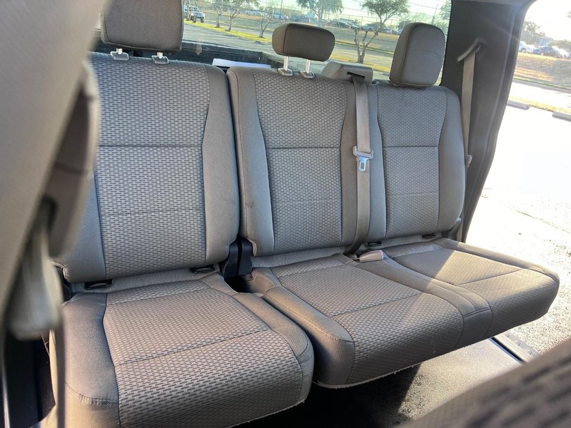 Ford F-150 Vehicle Full-screen Gallery Image 37