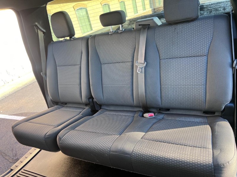 Ford F-150 Vehicle Full-screen Gallery Image 38