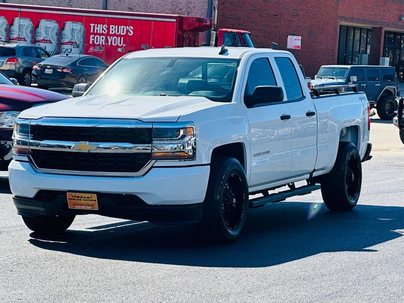 Chevrolet Silverado 1500 Vehicle Full-screen Gallery Image 5