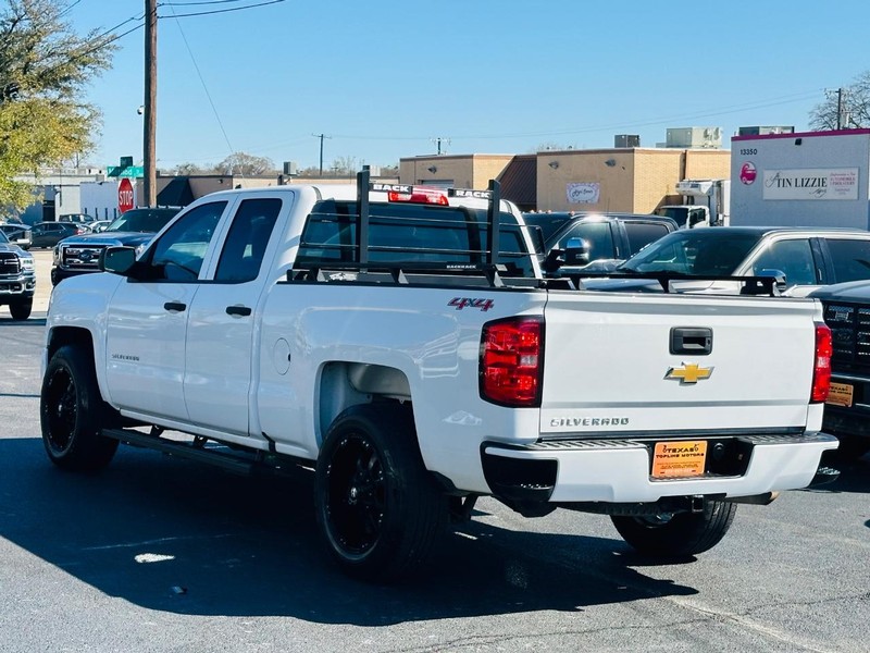 Chevrolet Silverado 1500 Vehicle Full-screen Gallery Image 9