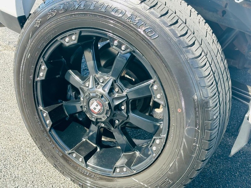 Chevrolet Silverado 1500 Vehicle Full-screen Gallery Image 17