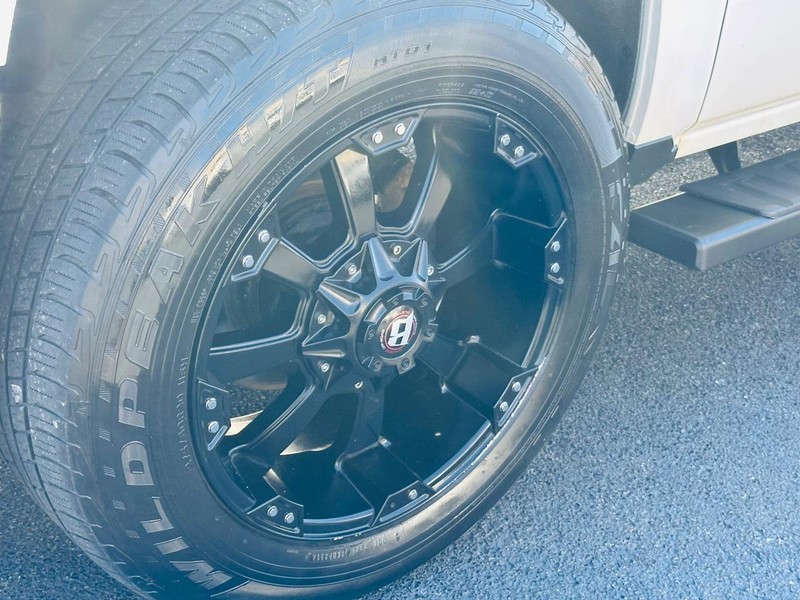 Chevrolet Silverado 1500 Vehicle Full-screen Gallery Image 19