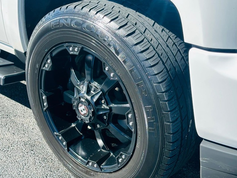 Chevrolet Silverado 1500 Vehicle Full-screen Gallery Image 20