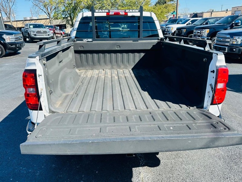 Chevrolet Silverado 1500 Vehicle Full-screen Gallery Image 23