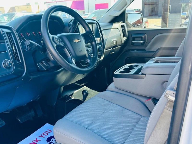 Chevrolet Silverado 1500 Vehicle Full-screen Gallery Image 26