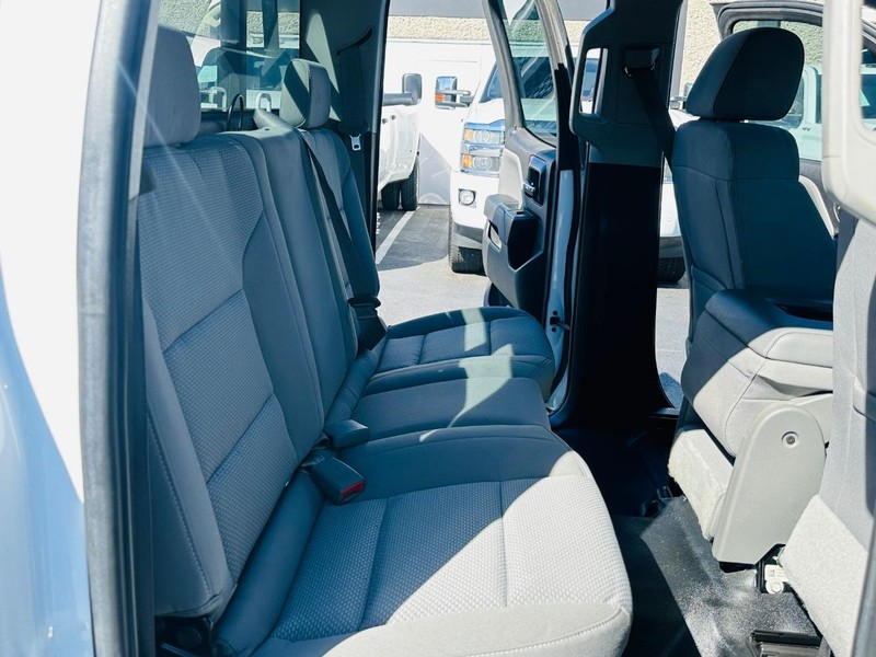 Chevrolet Silverado 1500 Vehicle Full-screen Gallery Image 30