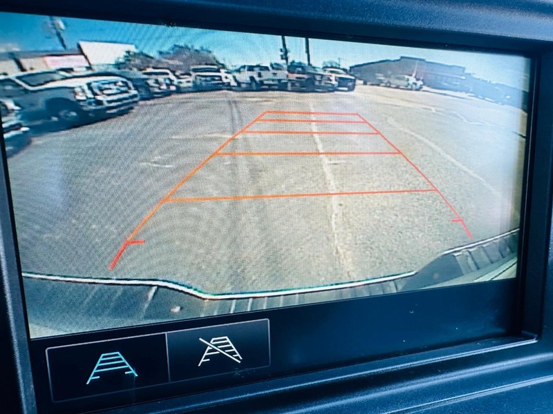 Chevrolet Silverado 1500 Vehicle Full-screen Gallery Image 34