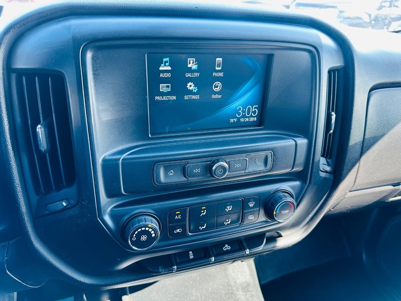 Chevrolet Silverado 1500 Vehicle Full-screen Gallery Image 36