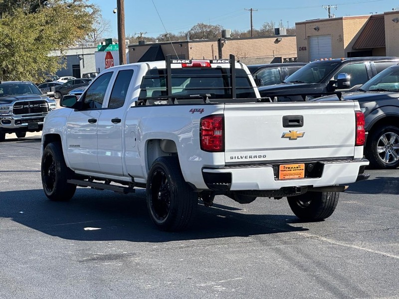 Chevrolet Silverado 1500 Vehicle Full-screen Gallery Image 38